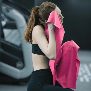 Özel Logo mikrofiber ter havlu hızlı kurutma spor el havlusu mikro Fiber spor havlu