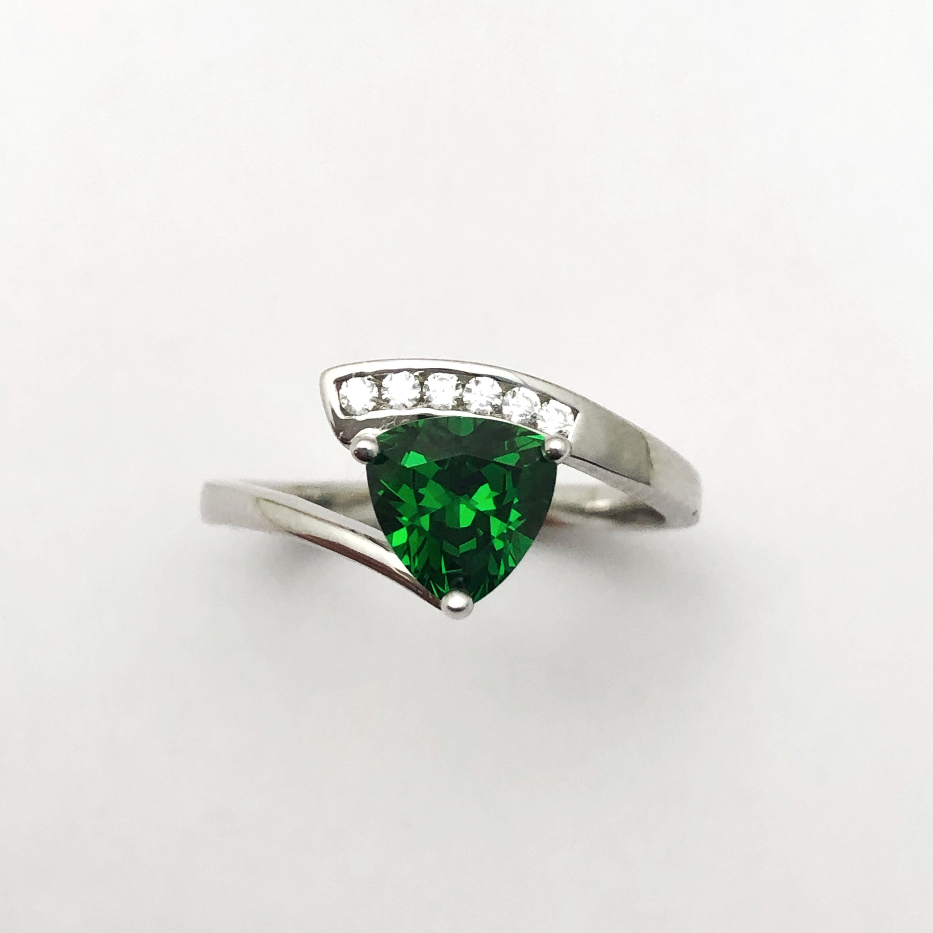 สีเขียว