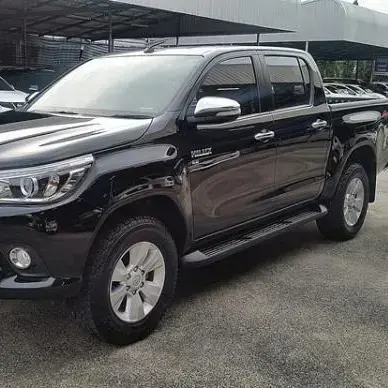 Camioneta diésel Toyota Hilux usada 4x4 doble cabina disponible