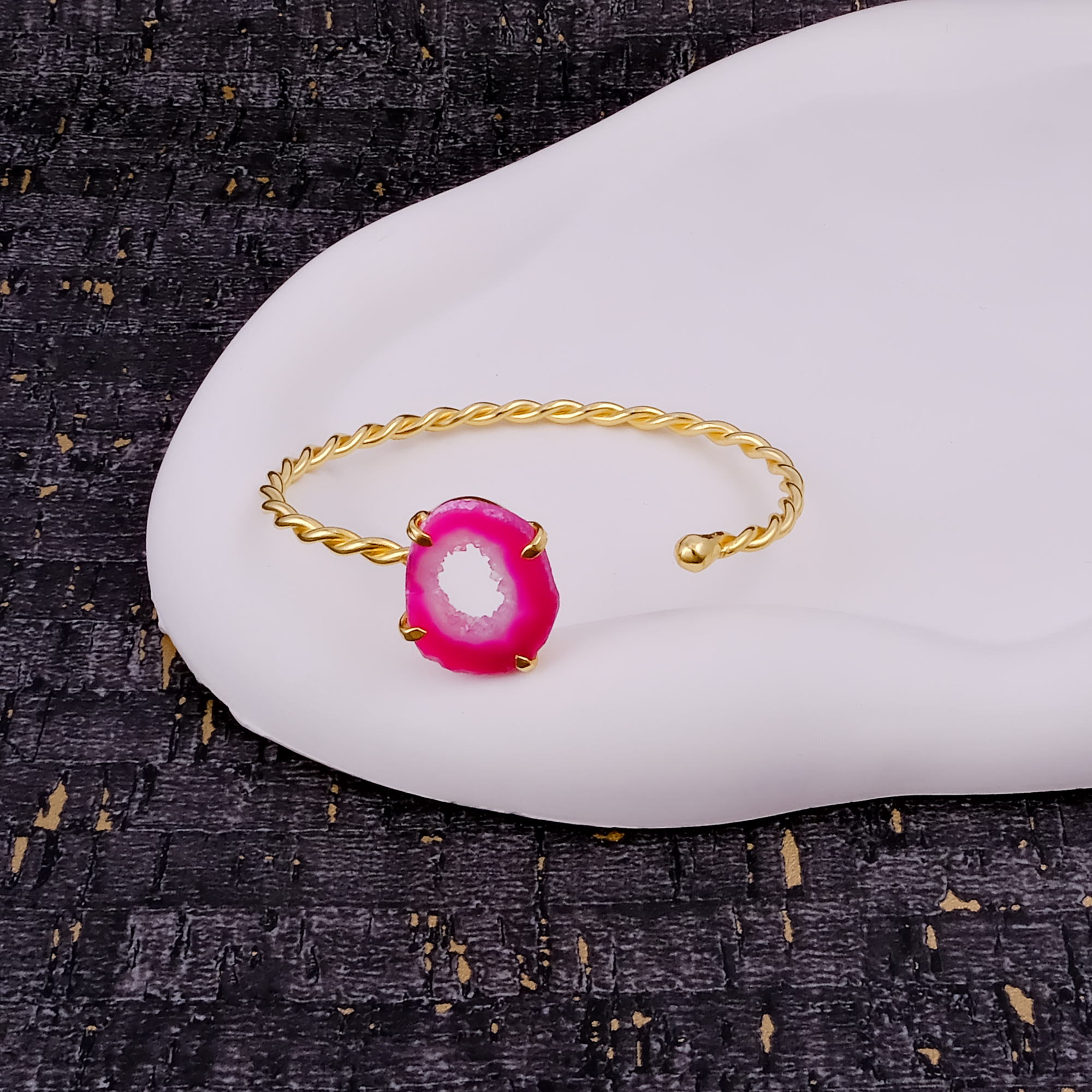 ชิ้นหินโมราสีชมพู