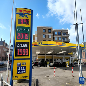 Customized Outdoor LED Gas Station Sign OLED Oil Price <strong>Display</strong> with SDK <strong>Function</strong> OEM Supplier - Product Image 2