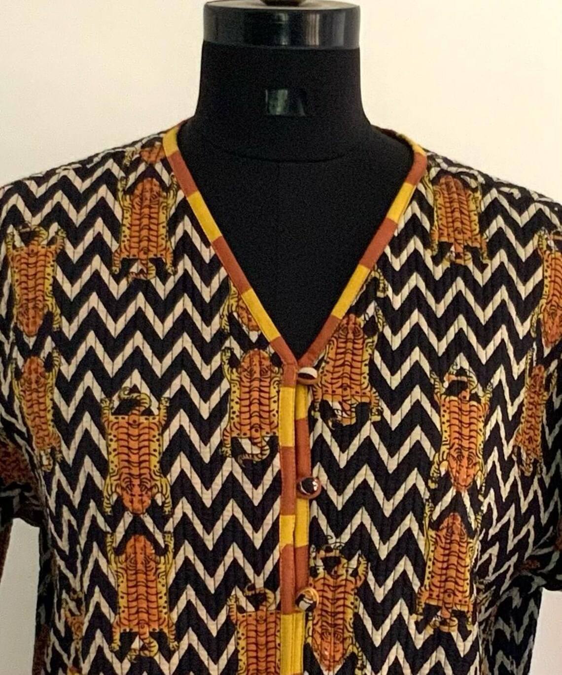 สีน้ำตาล