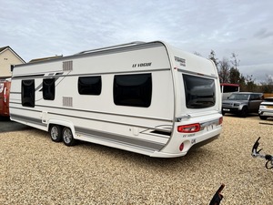 モバイルキャンピングカー4X4 RV 4人用高級オフロードキャラバンブラック高級トラベルトレーラー