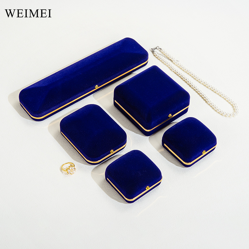 Blue set box with gold line