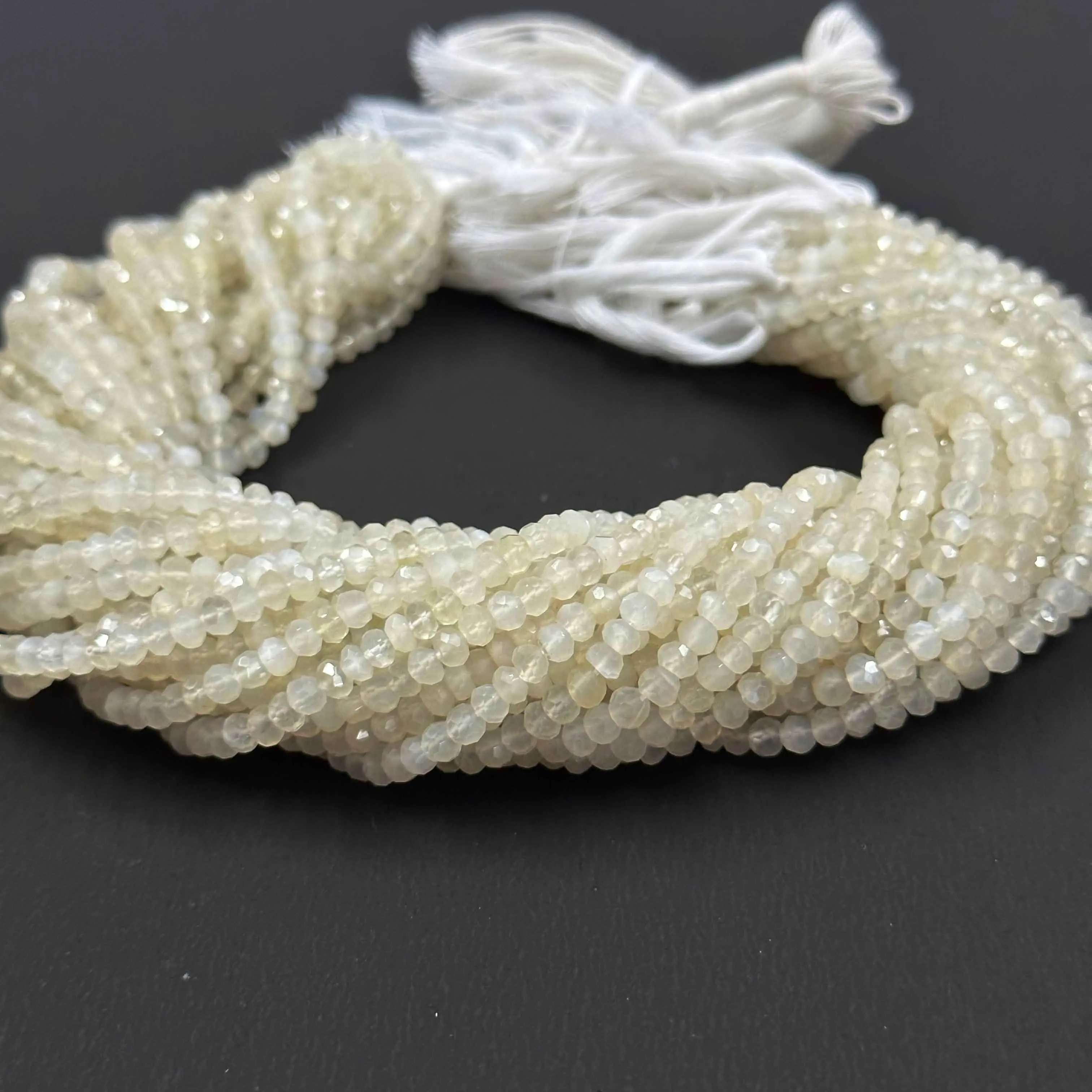 Kualitas AAA Natural 4-4.5Mm Putih Moonstone Faceted Rondelle Gemstone Beads dengan Harga Grosir