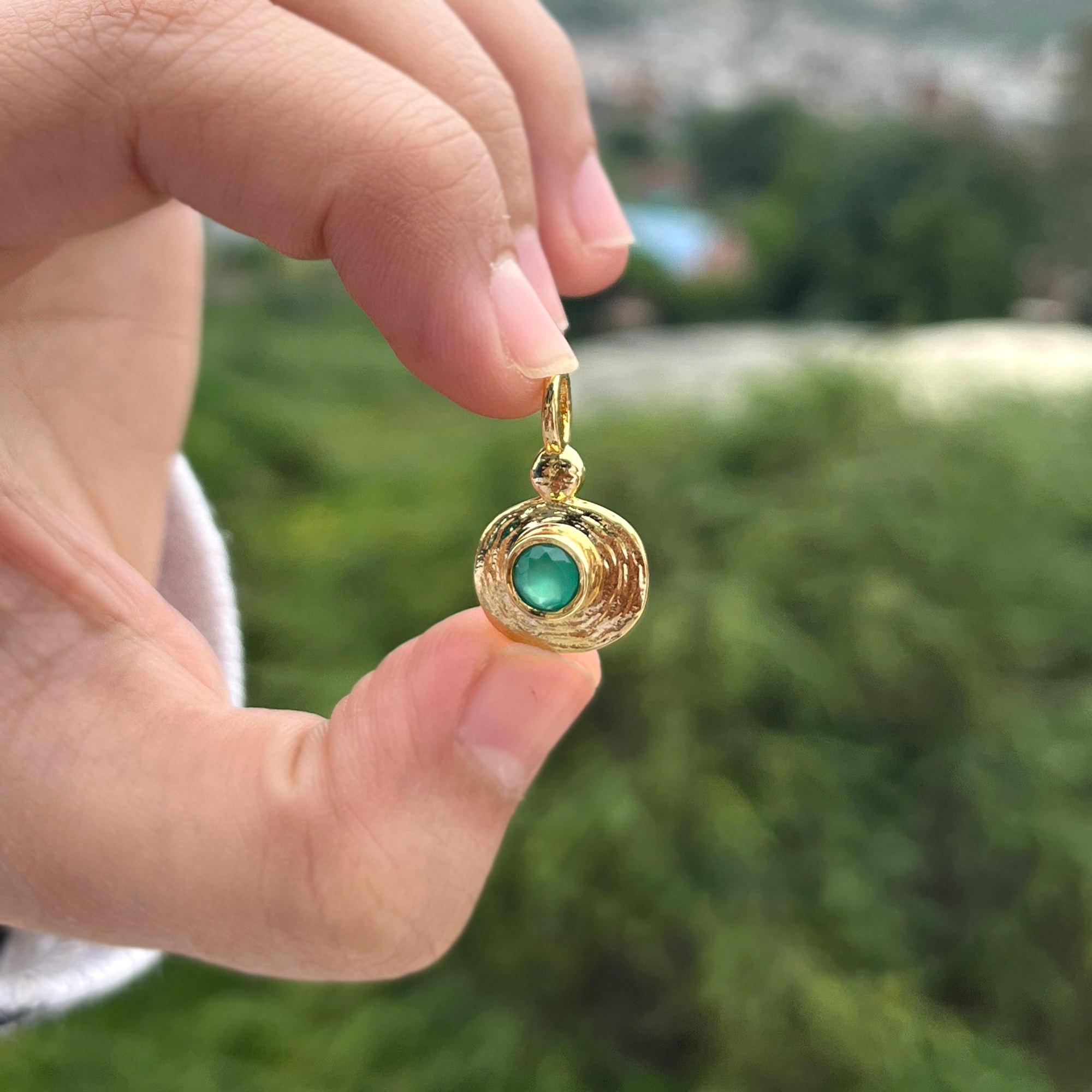 สีเขียว