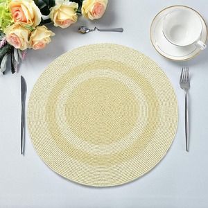 Tendência Red Glass frisada <span class=keywords><strong>Placemats</strong></span> Handmade ondulando Padrão Table Mats para configurações de mesa elegantes Acessórios personalizáveis