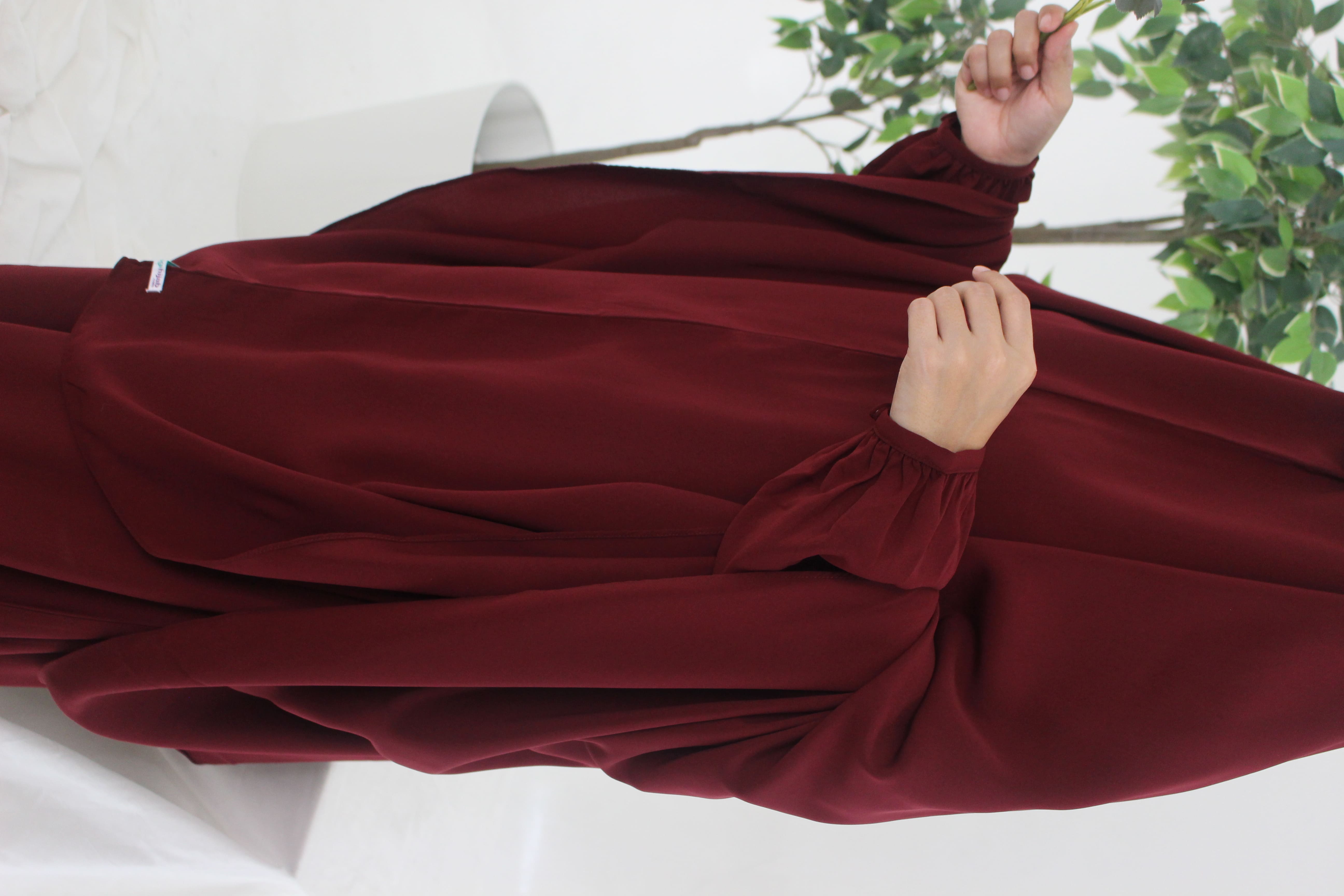 สีน้ำตาลแดง