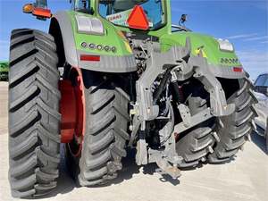 Quality <strong>Fendt</strong> 1000 <strong>Vario</strong> Tractor for Sale - Product Image 3