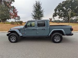 2024 <strong>Jeep</strong> G-l-a-d-i-a-t-o-r Rubicon Crew Cab 4WD - Product Image 2