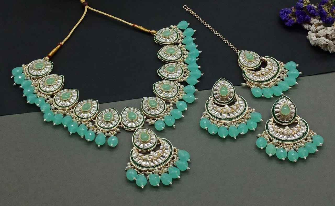 สีเขียว