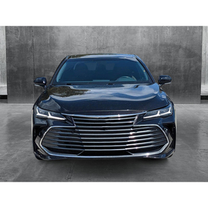 二手<span class=keywords><strong>Toyo</strong></span>-tas Ava-lon X--LE 2019车型，带R-18轮胎和最优惠价格的f-w-d驱动