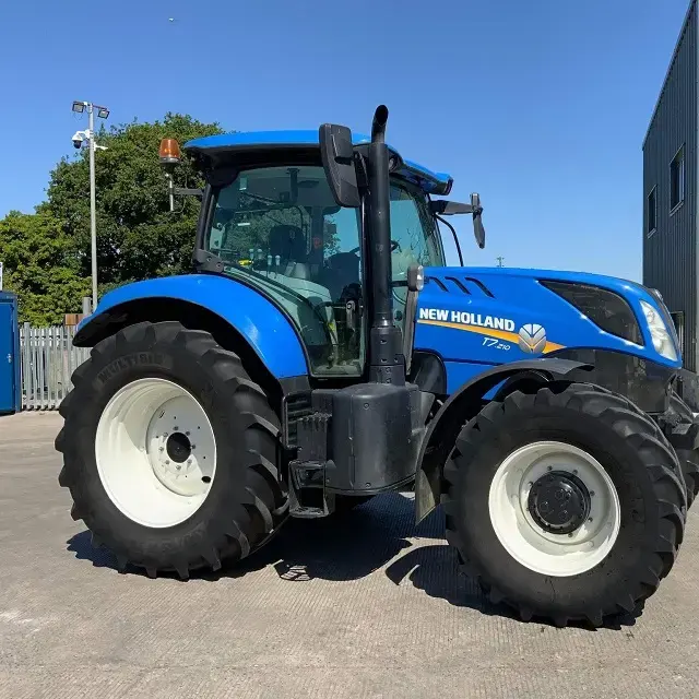 Tractores de maquinaria y equipos agrícolas universales de todo tipo disponibles.