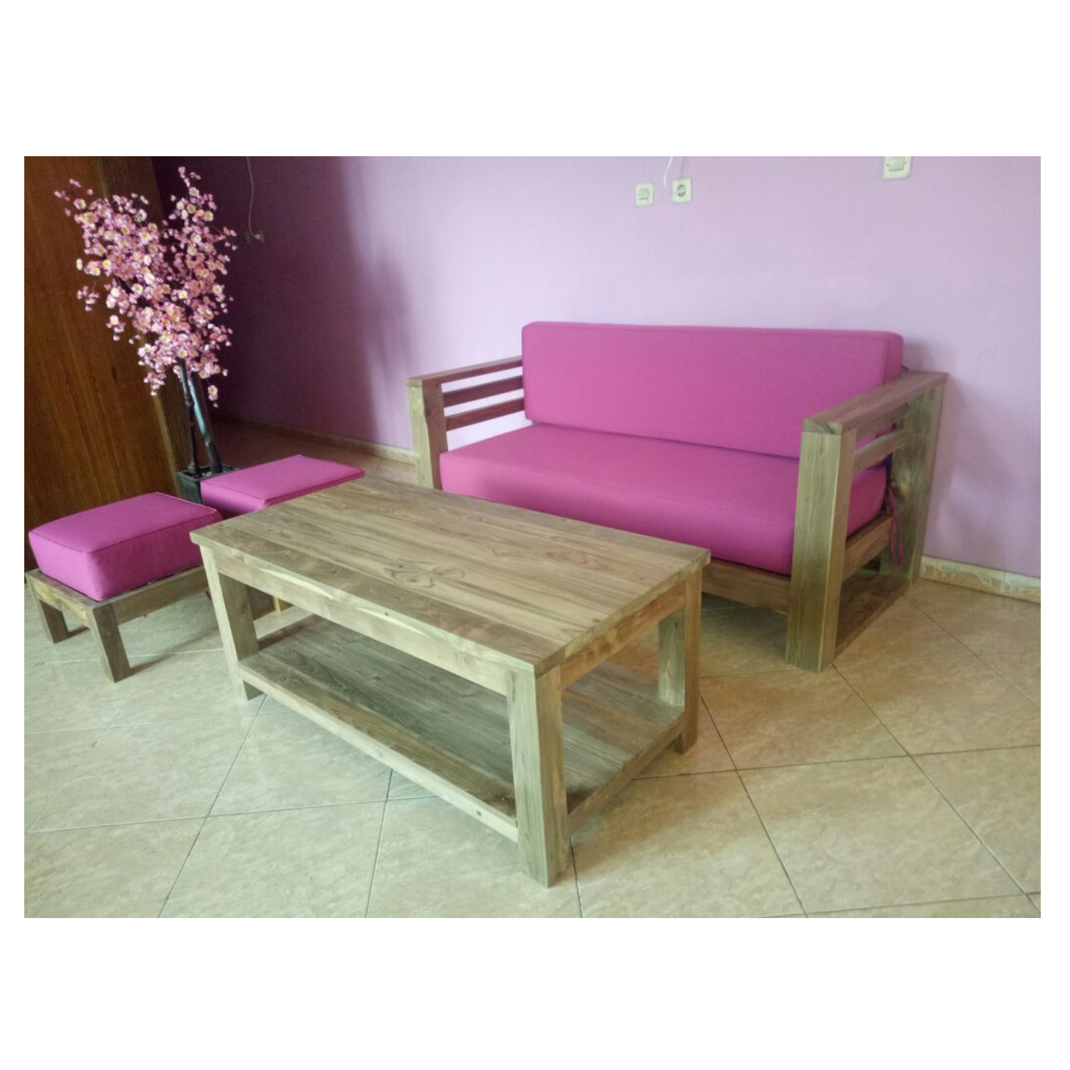 ไม้สักรีไซเคิลที่ยังไม่เสร็จ