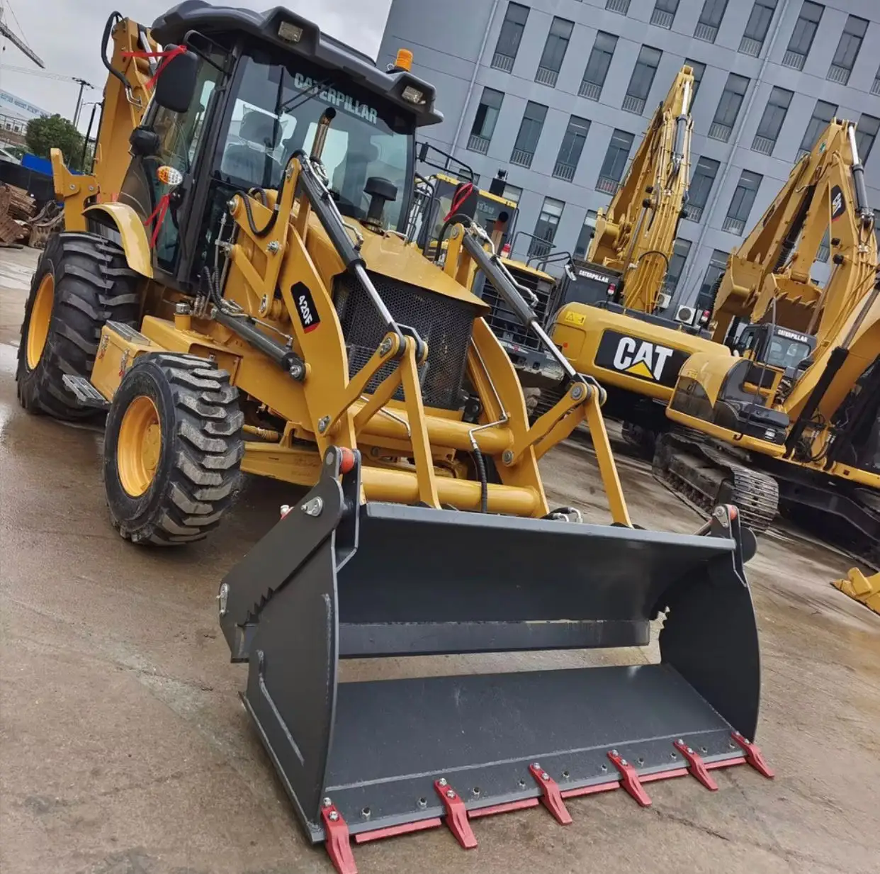 caterpillar 420F Backhoe Loader Available For Sale / 120 HP CAT Backhoe Loader With Attachments