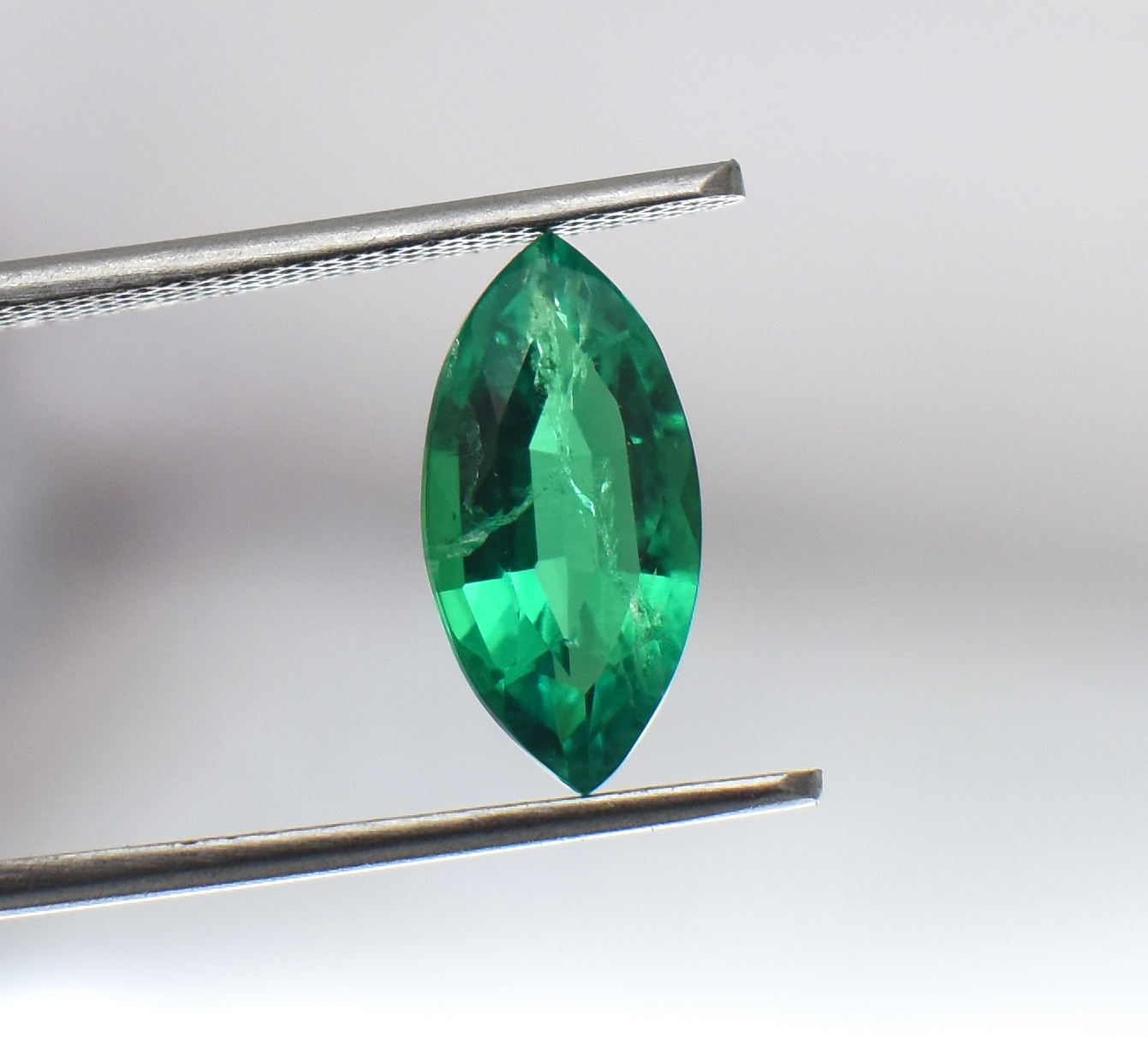 สีเขียว