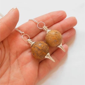 סיטונאי טבעי המאריאם Jasper כדור קליגרפיה גביש מטוטלת masot מלוטשת חרוט דקורטיבי מתנה אבן חן דקורטיבית