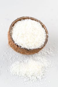 Cocco tagliuzzato caldo, crudo/basso/ad alto contenuto di grassi di cocco essiccato per l'esportazione con la grande quantità