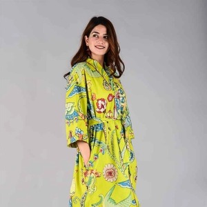 Kadınlar için el yapımı hint pamuk Kimono Robe baskılı seksi Patchwork tasarım yaz bahar gece elbisesi geri dönüşümlü bornoz düşük fiyat