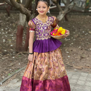 厂家直销价格Kanjivaram真丝面料<span class=keywords><strong>Lehenga</strong></span> <span class=keywords><strong>Choli</strong></span>儿童全缝制传统印度婚礼派对服装