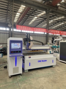 Cambiador de herramientas automático lineal de 4x8 pies, máquina para fabricar puertas de armarios para muebles de madera, línea de enrutador CNC anidado - Product Image 6