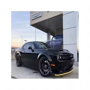 חבילת SUV Hi V8 מופע נועז עיצוב v8 ביצועים נועזים סטיילינג מנוע טורבו 8l awd עור r20