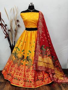 Saf ipek Varanasi Dupatta parti aşınma koleksiyonu ile tasarımcı brokar kumaş <span class=keywords><strong>Lehenga</strong></span>