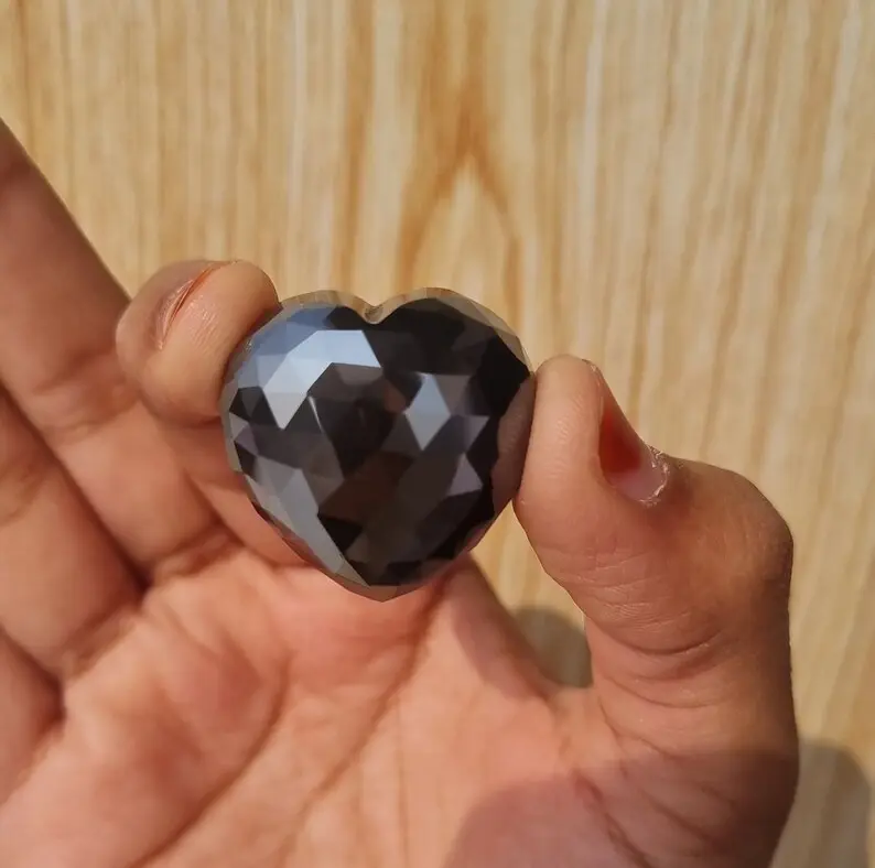 Diamante de moissanita en forma de corazón negro de 100 quilates, diamantes facetados, hermosa forma de corazón, uso de diamante de moissanita para colgante de moissanita