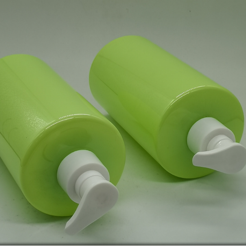 สีเขียวอ่อน