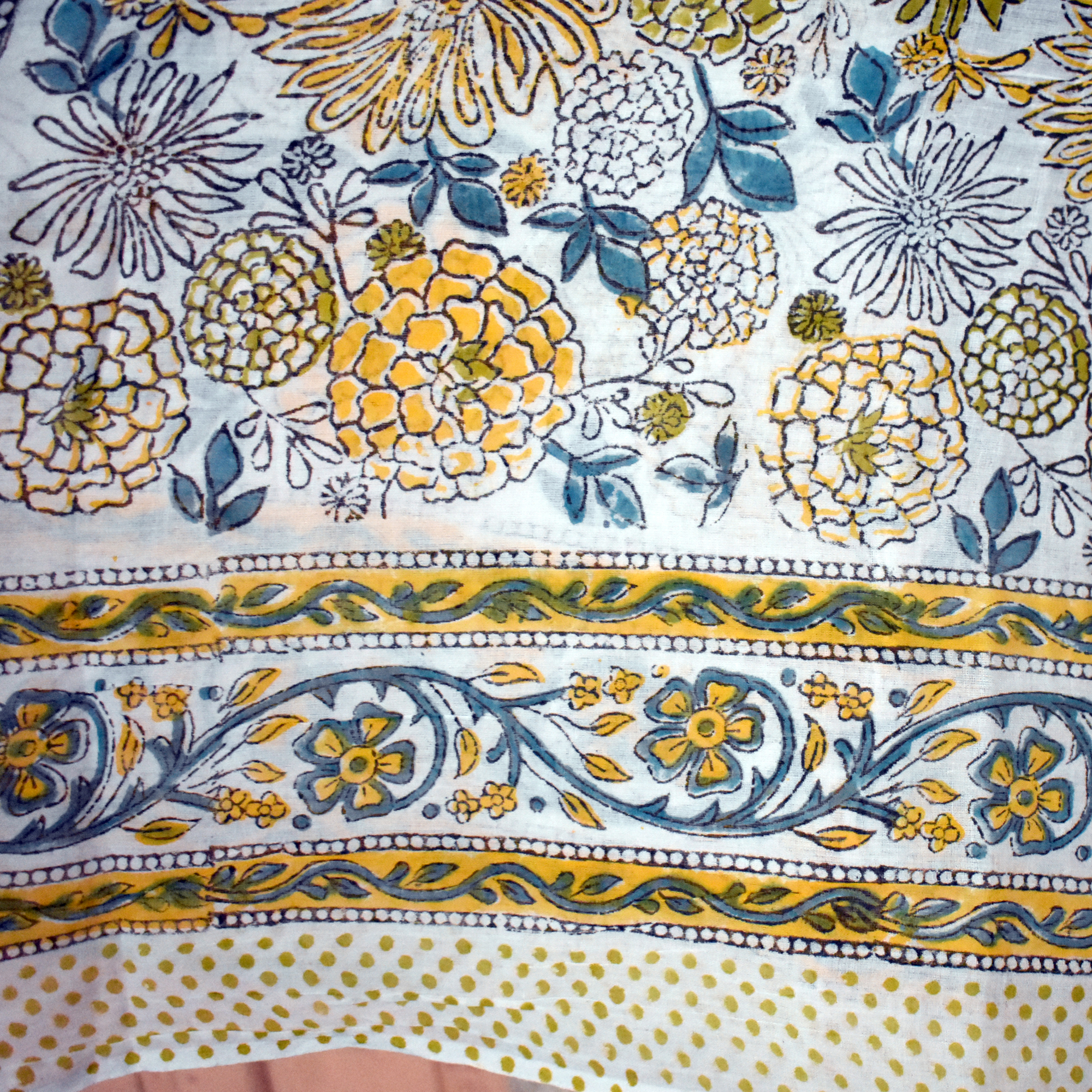หลายสี