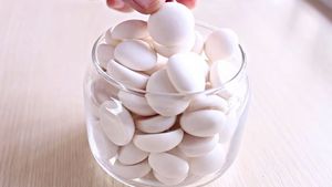 Bánh quy men flavour dừa một chiếc bánh xốp giòn nhẹ tan chảy ngay lập tức khi cho vào miệng - Product Image 4