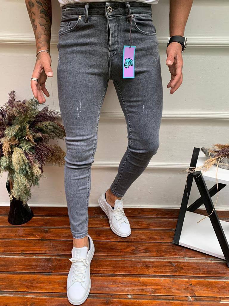 สีเทาเข้ม