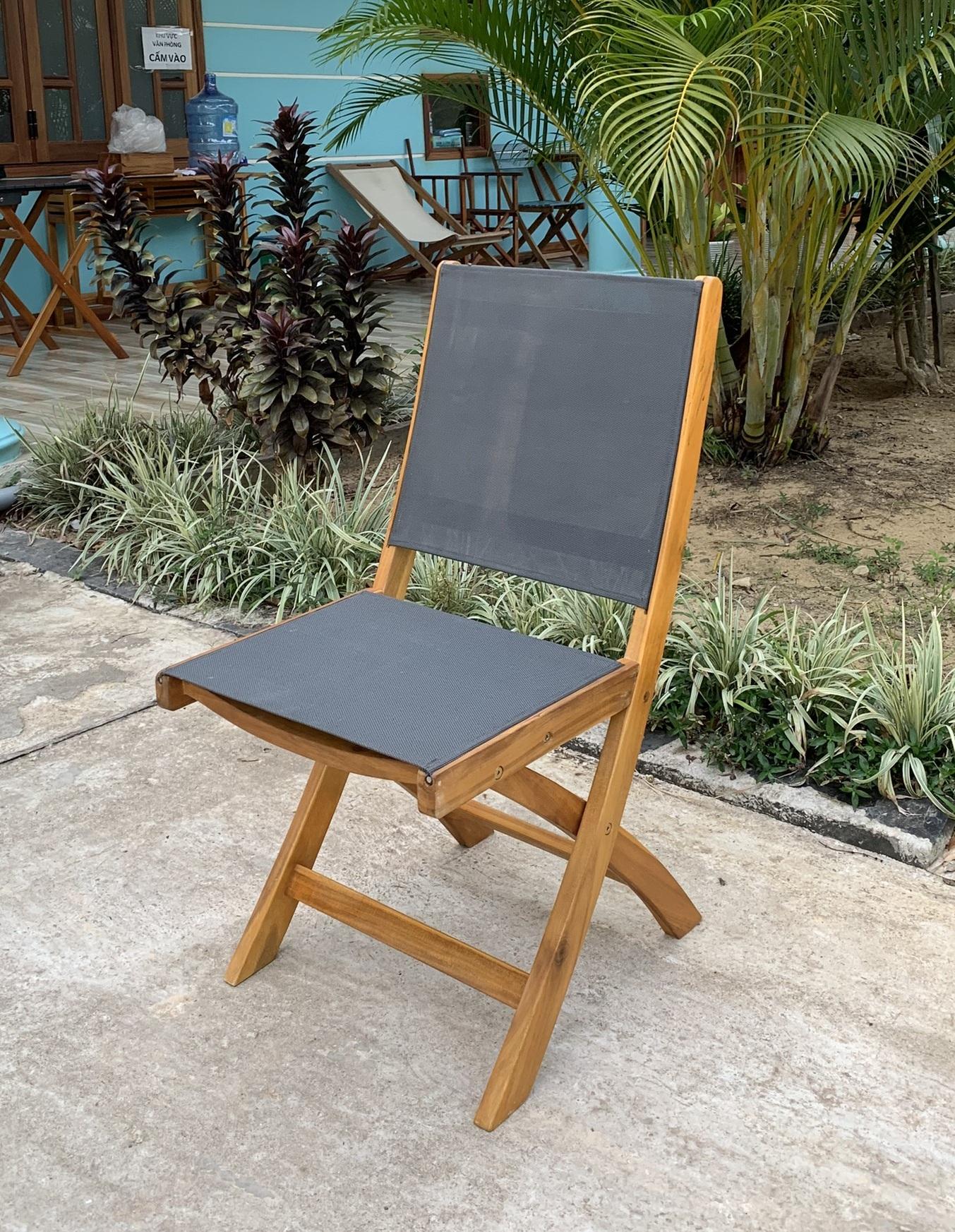 สีเทาเข้ม