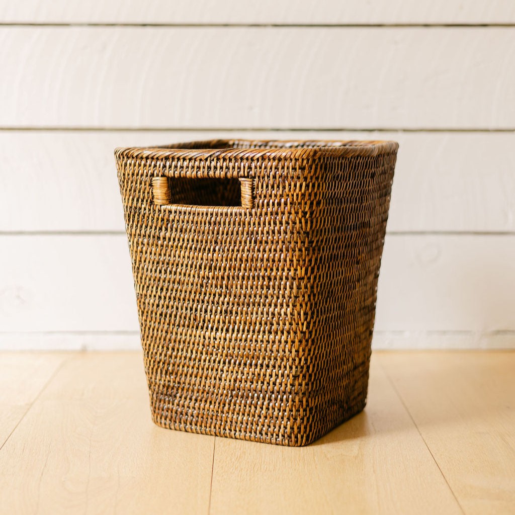 สีน้ำตาล