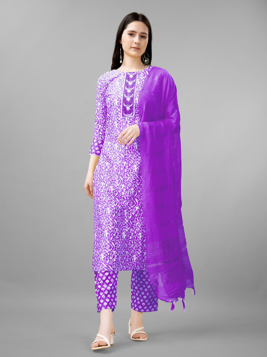 สีม่วง