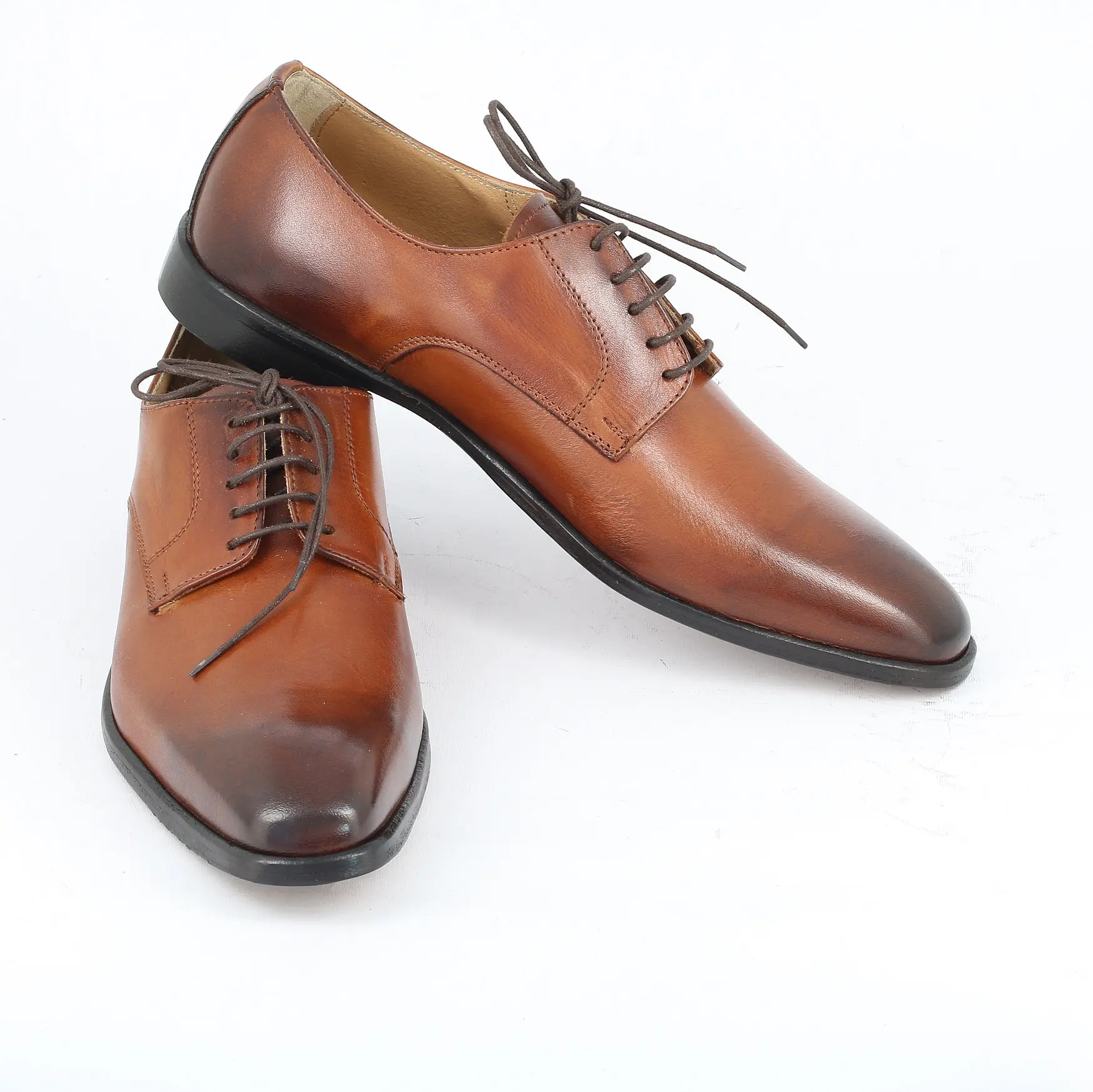 Sapatos masculinos elegantes feitos à mão em couro Calfskin genuíno de alta qualidade para escritório e carreira