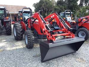 2023 Massey Ferguson2600HシリーズMF2607Hモデル4WDトラクター農場での使用地上レベルの燃料タンクコアエンジンポンプストック