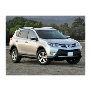 Toyotai RAV 4 com entrada keyless, início de botão e sistema de infotainment moderno