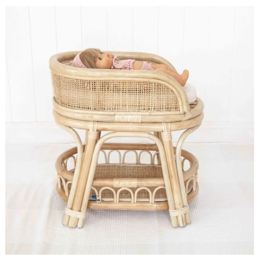 Nuevo diseño 2023 Rattan Baby Cradle Wicker Bed para Dolly con barras mecedoras de madera al mejor precio