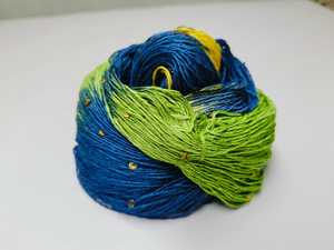 Sequência embelezada extravagante colorida e frisada seda Fio mão feita e handspun uso para tricô tecelagem crochê arte e artesanato