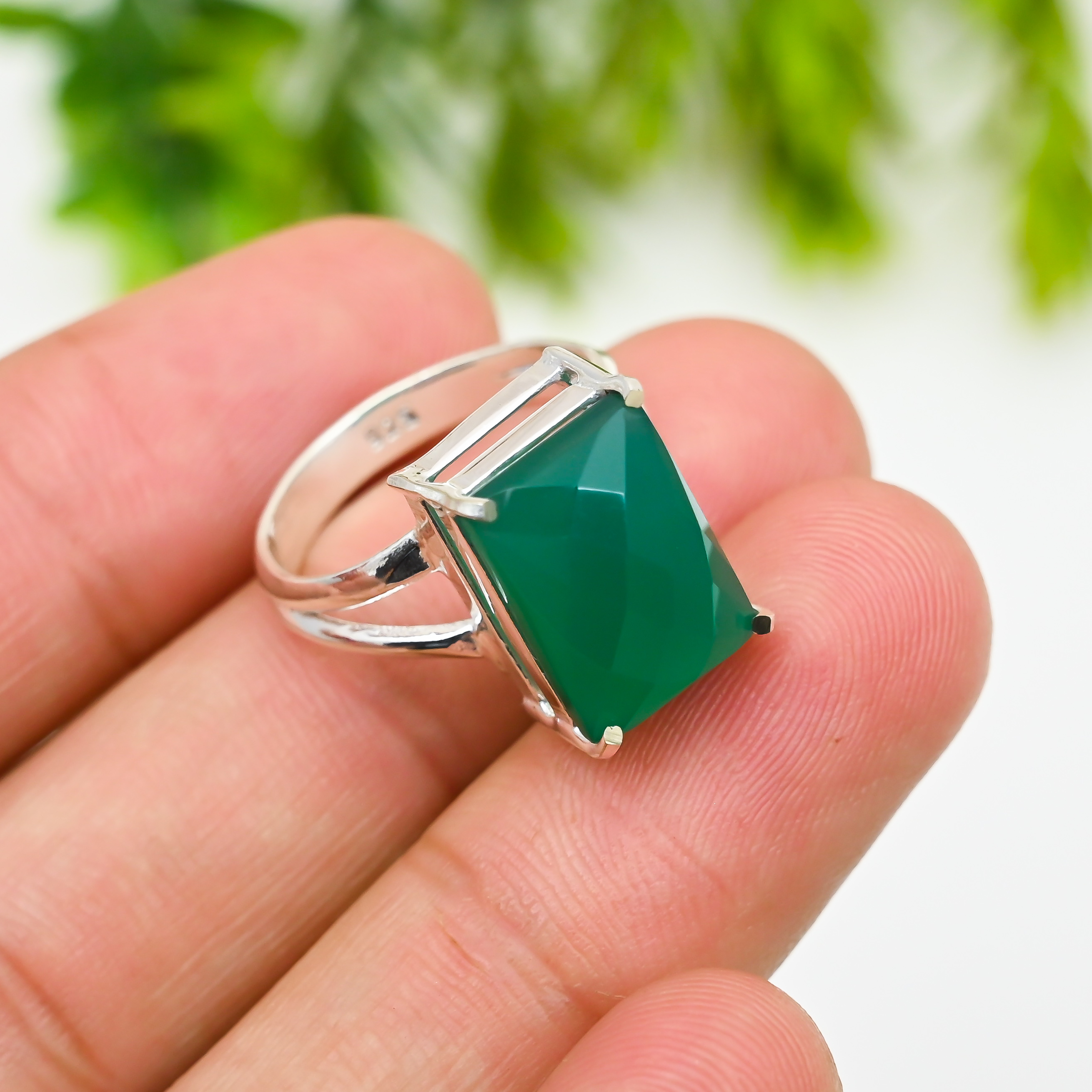 สีเขียว