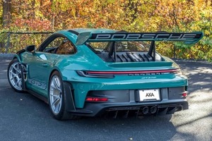 体验2024 Porrsche 911 GTT3 RRS Weissaach，这是一款赛车超级跑车，具有赛车运动衍生的悬架，重量轻