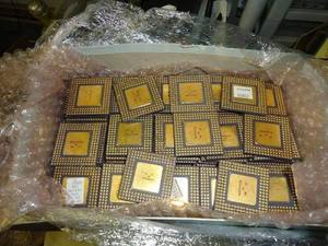 En iyi kullanılan seramik işlemci Intel Pentium Pro hurda altın pimleri ile altın üst ve alt yeni durum