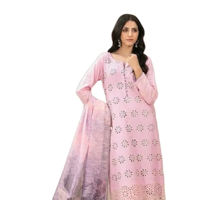 Collection été Costume en coton lourd avec broderie et fond de pelouse avec mousseline imprimé Dupatta Costume pakistanais