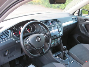 Tiguan SUV 2020 Toy0ta พร้อมเกียร์ธรรมดา4L เครื่องยนต์เทอร์โบ - Product Image 3
