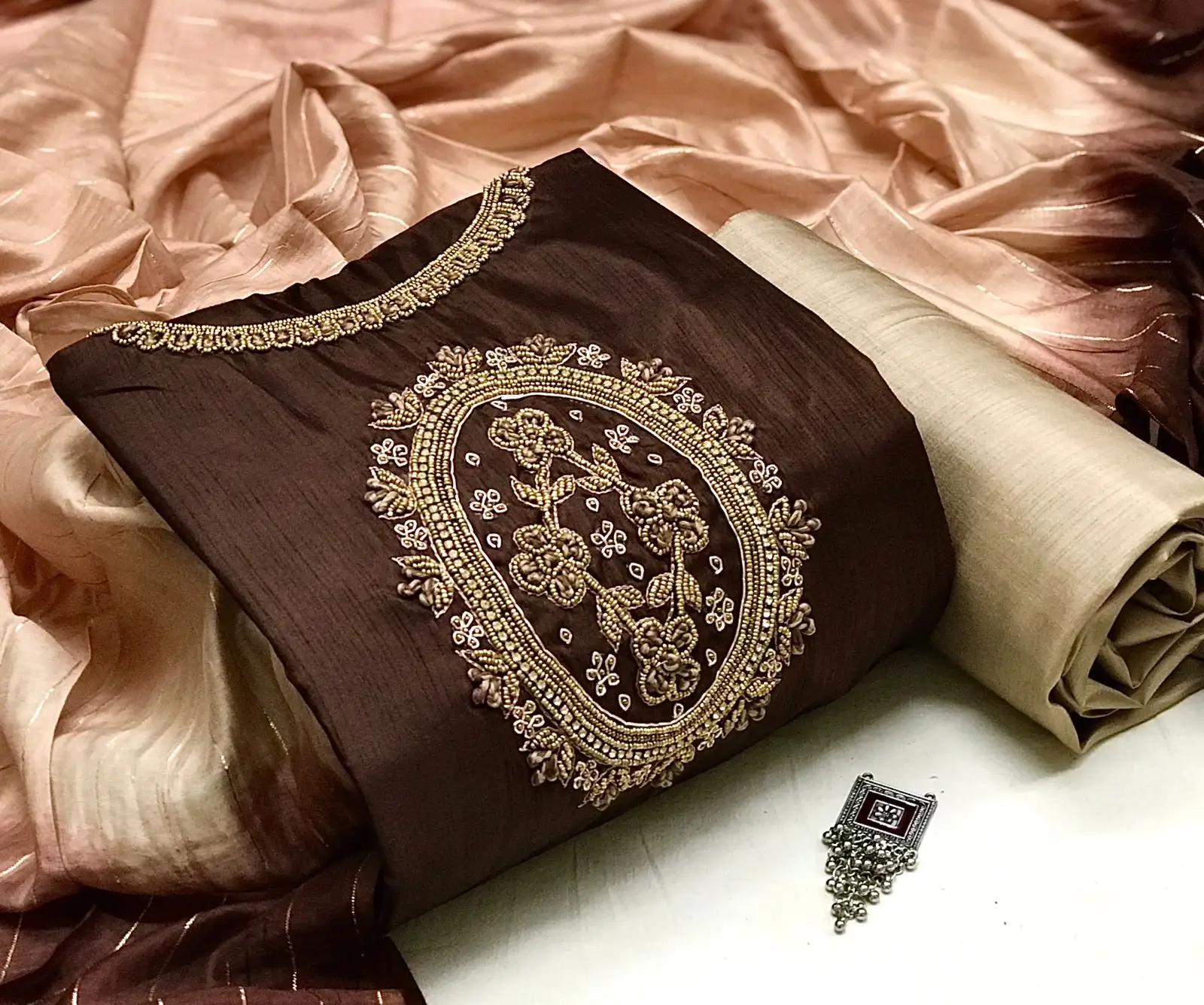 Materiale per abiti indiani per donna designer indiano salwar kameez ultimo design a basso prezzo