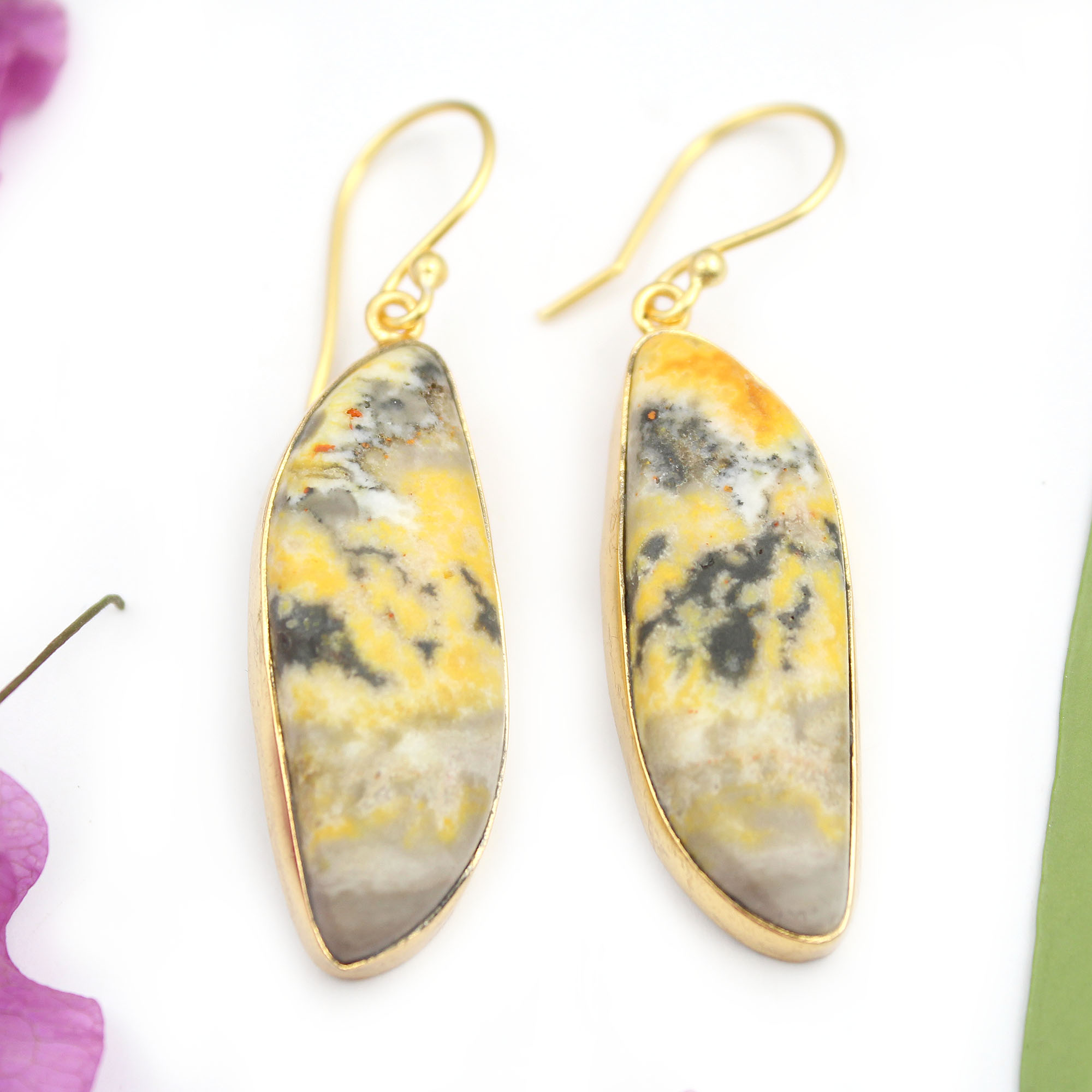 สีเหลือง