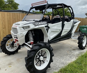 Yüksek tekerlekler Polaris RZR <span class=keywords><strong>1000</strong></span> <span class=keywords><strong>Turbo</strong></span> XP 4 kişilik yan x yan UTV