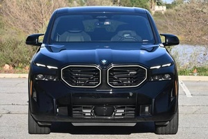 2023 düzgünce BM-W <span class=keywords><strong>XM</strong></span> Turbo elektrik Pickup 8L kapasite R20 sürücü R20 lastik boyutu ACC Cruise Control deri koltuklar manuel şanzıman