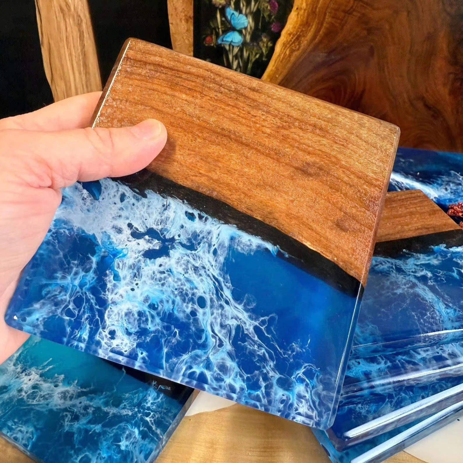 เช่นเดียวกับภาพ